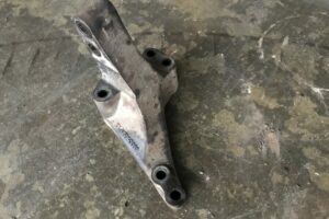 MAN pagalbinis variklio kronšteinas