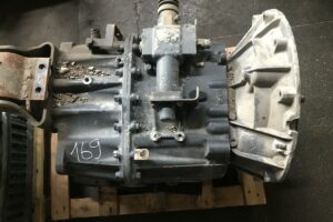 Renault pavarų dėžė EATON 5206