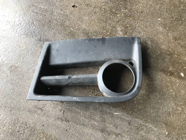 Mercedes-Benz fog light trim