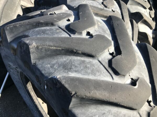 Tires Michelin 440/80-24 - Image 2