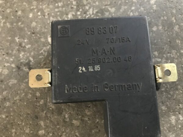 MAN starter relay - Image 2