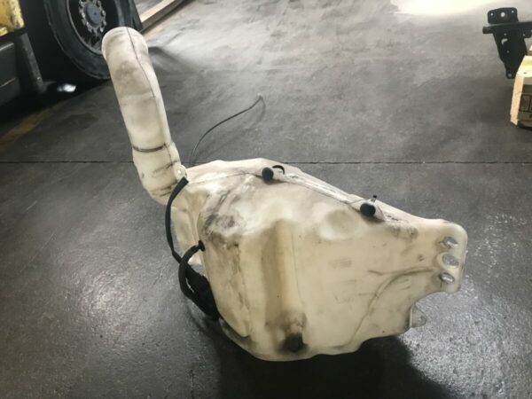 Scania washing fluid tank