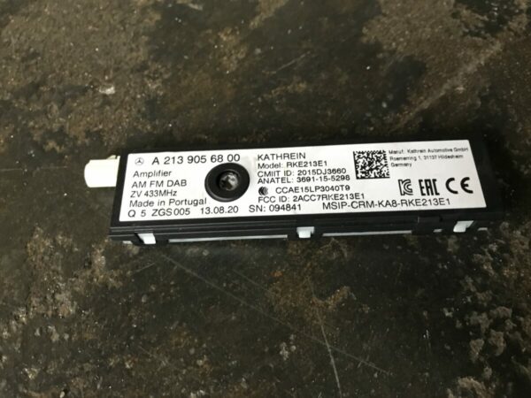 Mercedes-Benz antena amplifier RKE213E1