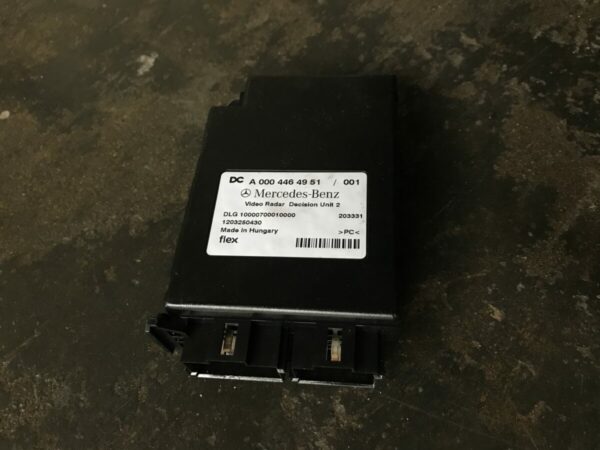 Mercedes-Benz video radar decision unit 2