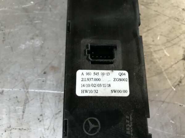 Mercedes-Benz door switches - Image 2