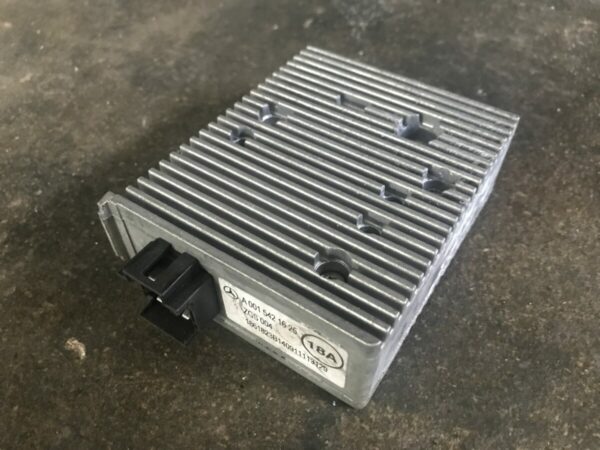 Mercedes-Benz voltage converter 24V→12V