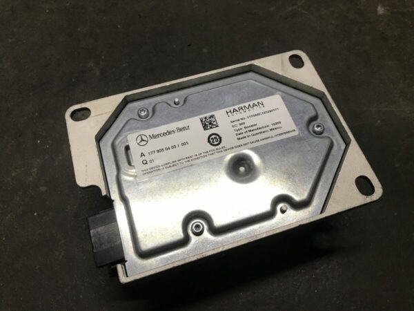 Mercedes-Benz Harman audio amplifier