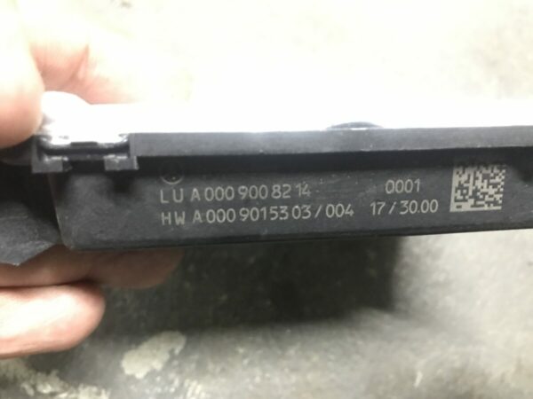 Mercedes-Benz fuel pump control unit - Image 2