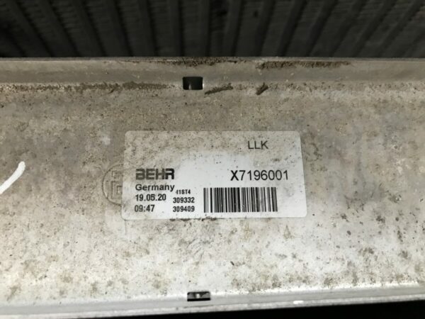 Mercedes-Benz radiator - Image 2