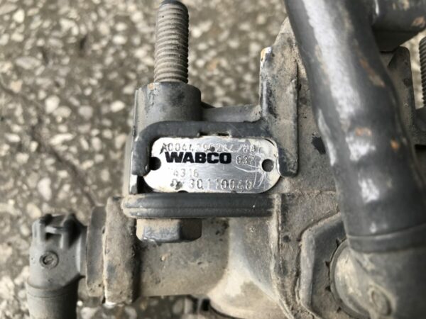 Brake valve - Image 2