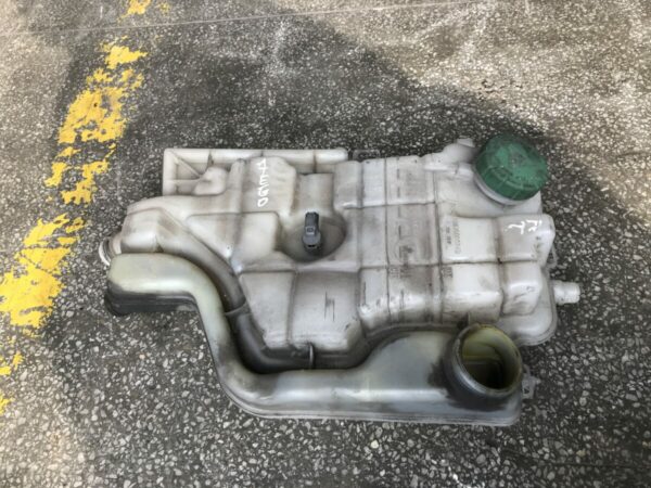 Mercedes-Benz coolant expansion tank