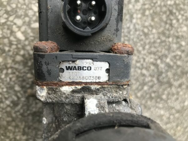 DAF ECAS solenoid valve - Image 2