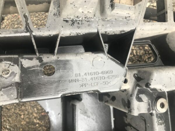 MAN TGX Euro6 headlight housing - Image 3