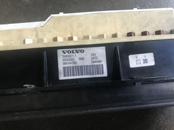 Volvo instrument cluster - Image 3