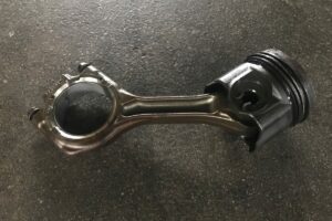 DAF Euro-6 engine MX13 piston & connecting rod