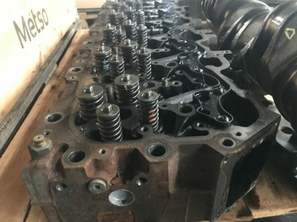 DAF Euro-6 engine MX13 cylinder head - Image 2