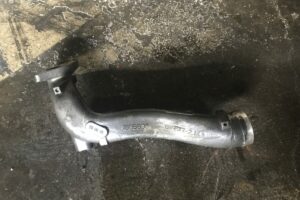 DAF oil filler pipe