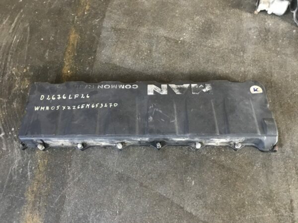 MAN engine D2076 LF26 valves cover