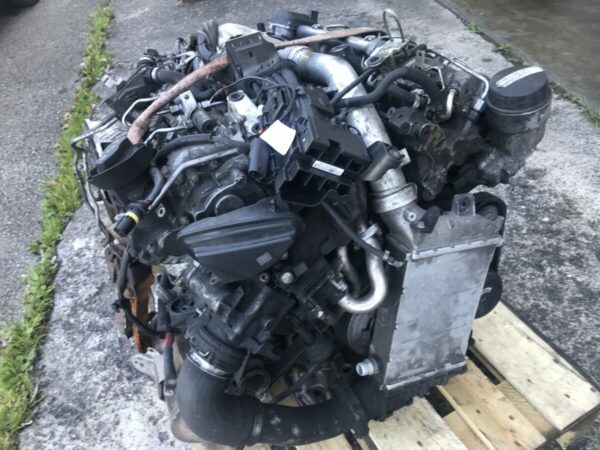 Mercedes-Benz S350 engine OM642.861 for parts - Image 2