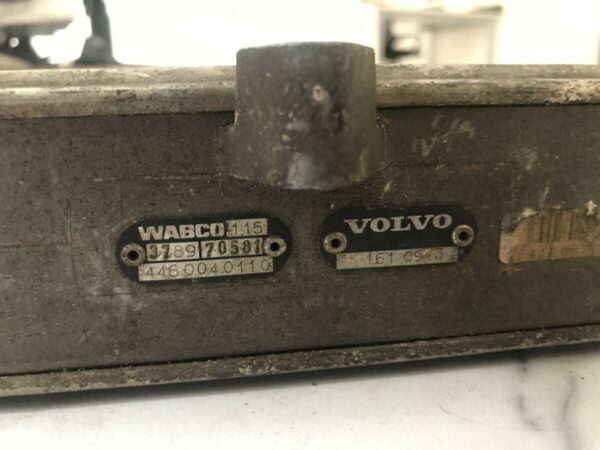 Volvo ABS control unit - Image 2