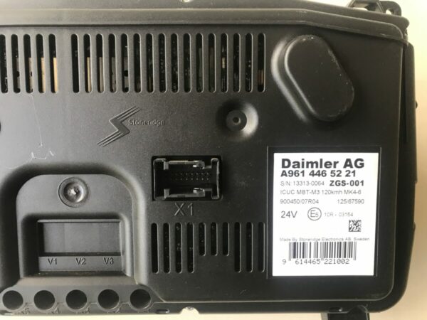 Mercedes-Benz instrument cluster - Image 2