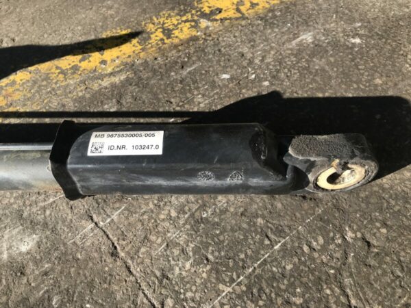 Mercedes-Benz cabin tilt cylinder - Image 2