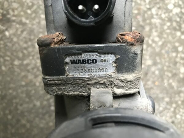 Mercedes-Benz ECAS solenoid valve - Image 2