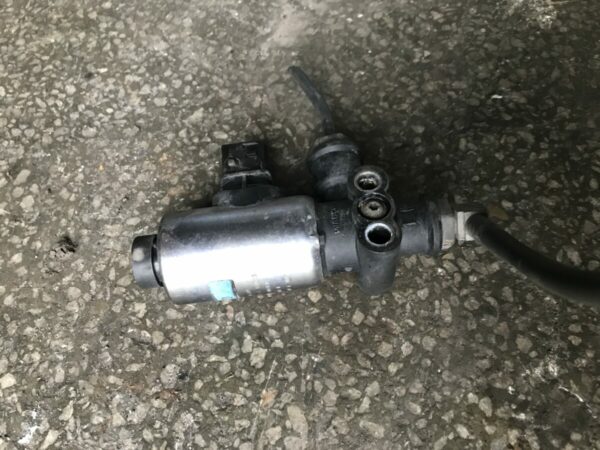 Mercedes-Benz multiport valve