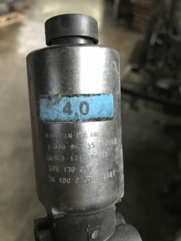 Mercedes-Benz multiport valve - Image 2