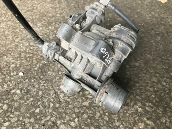 Mercedes-Benz air pressure control valve