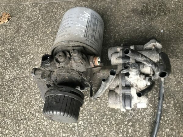 Mercedes-Benz air dryer