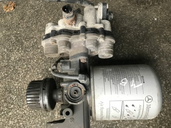 Mercedes-Benz air dryer - Image 2