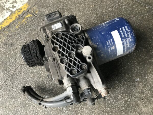 Mercedes-Benz air dryer