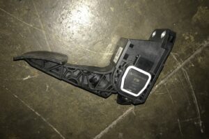 Mercedes-Benz accelerator pedal